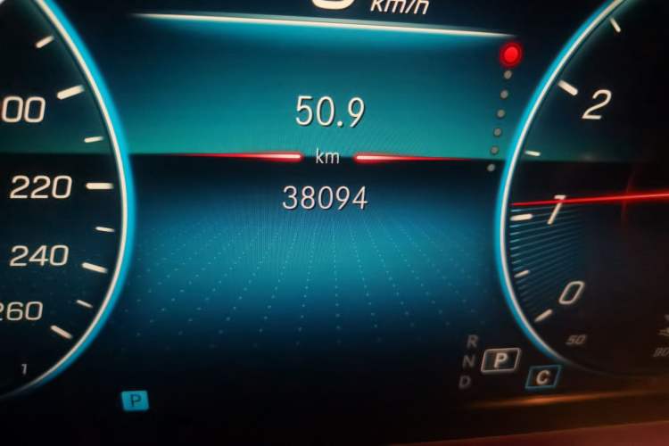 Used Mercedes-Benz E-Class 2022 Second Facelift E 300 L Sport Luxury Edition Odometer Close Up