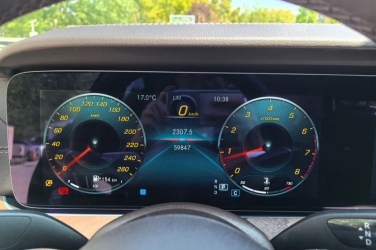 Used Mercedes-Benz E-Class 2022 Updated E 300 L Stylish Edition Odometer Close Up