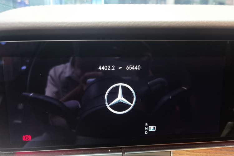 Used Mercedes-Benz E-Class 2022 E 300 L Stylish Model Odometer Close Up