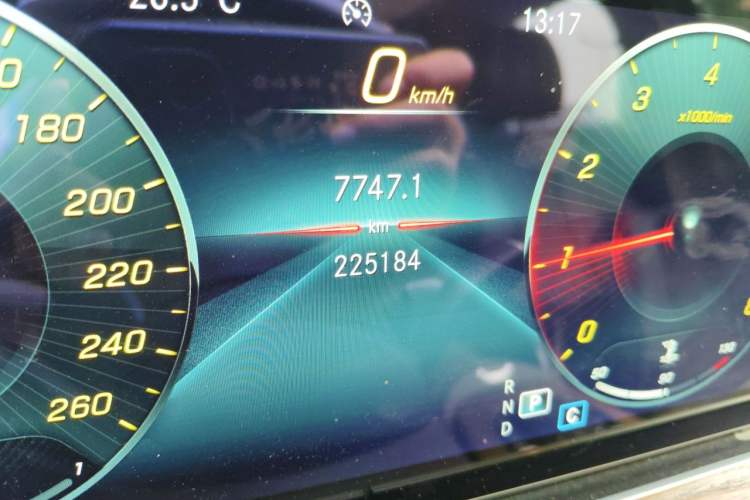 Used Mercedes-Benz E-Class 2022 Second Facelift E 300 L Luxury Edition Odometer Close Up