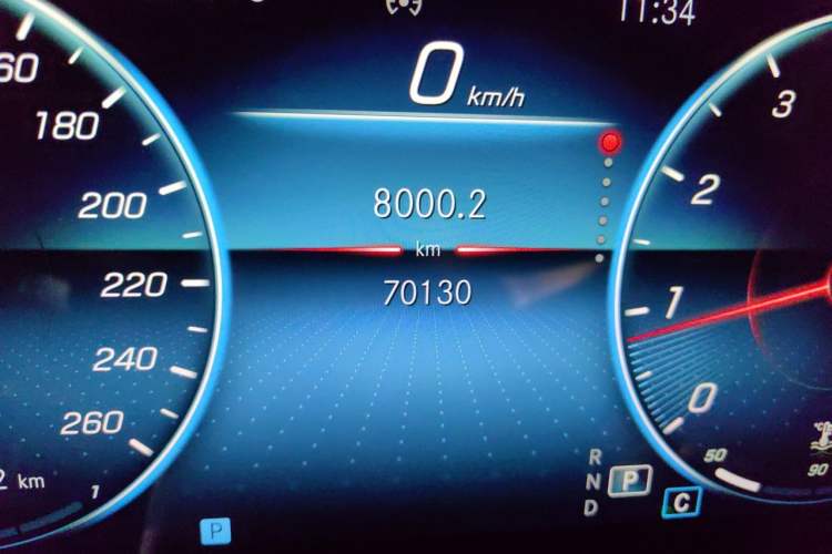 Used Mercedes-Benz E-Class 2022 Second Facelift E 300 L Sporty and Stylish Edition Odometer Close Up