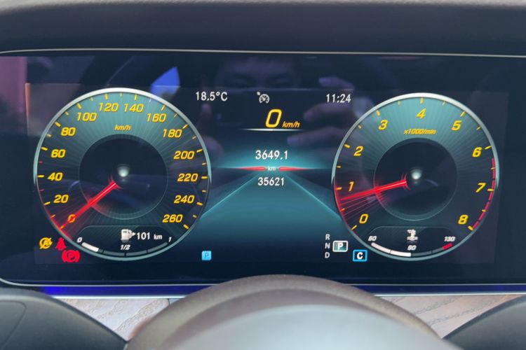 Used Mercedes-Benz E-Class 2022 Second Facelift E 300 L Fashion Edition Odometer Close Up