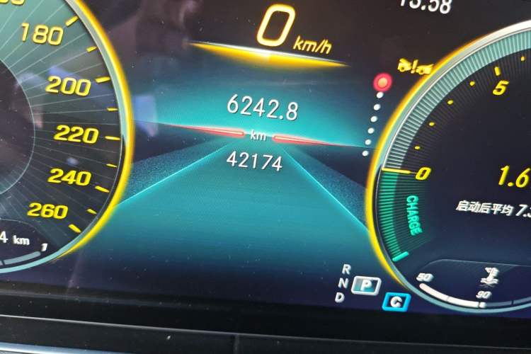 Used Mercedes-Benz E-Class 2022 E 260 Stylish Sports Edition Odometer Close Up