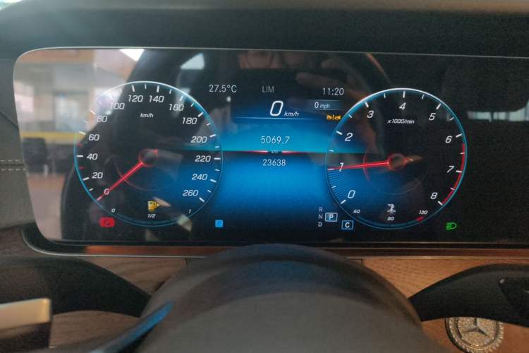 Used Mercedes-Benz E-Class 2022 Second Facelift E 260 L Odometer Close Up