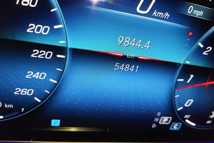 Used Mercedes-Benz E-Class 2022 E 260 L Sport Edition Odometer Close Up