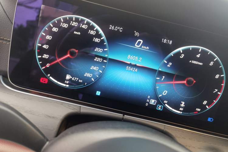 Used Mercedes-Benz E-Class 2022 E 260 L Sport Edition Odometer Close Up