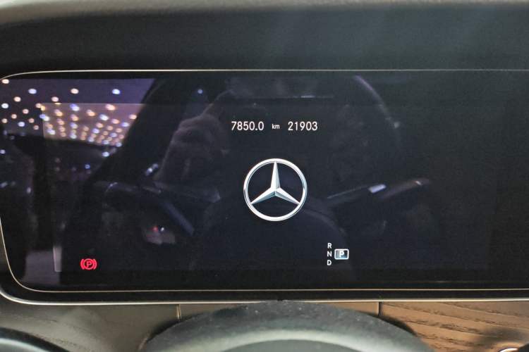 Used Mercedes-Benz E-Class 2022 Restyled E 260 L Sport Edition Odometer Close Up