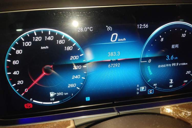 Used Mercedes-Benz E-Class 2022 Updated E 300 L Luxury Edition Odometer Close Up