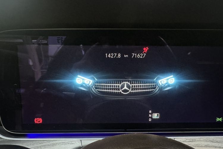 Used Mercedes-Benz E-Class 2022 Revised Version E 300 L Luxury Edition Odometer Close Up