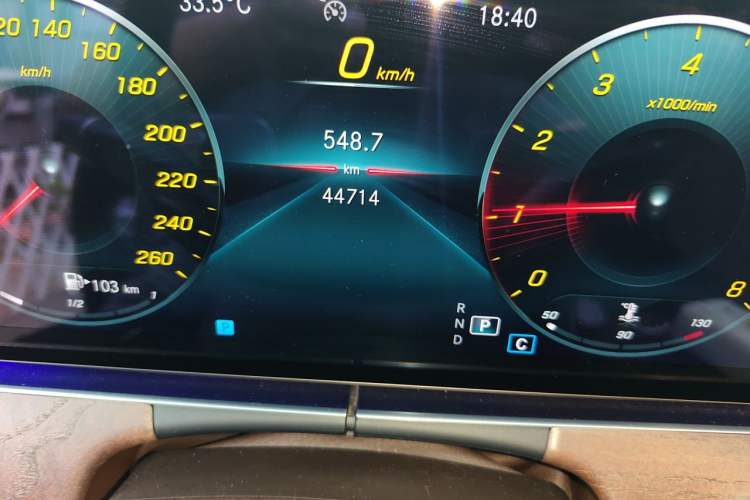 Used Mercedes-Benz E-Class 2022 Updated E 300 L Stylish Edition Odometer Close Up