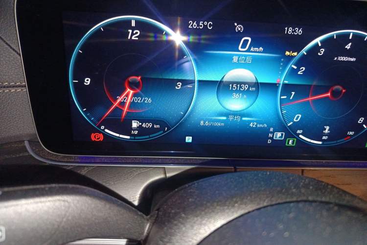 Used Mercedes-Benz E-Class 2022 Second Facelift E 260 L Sport Edition Odometer Close Up