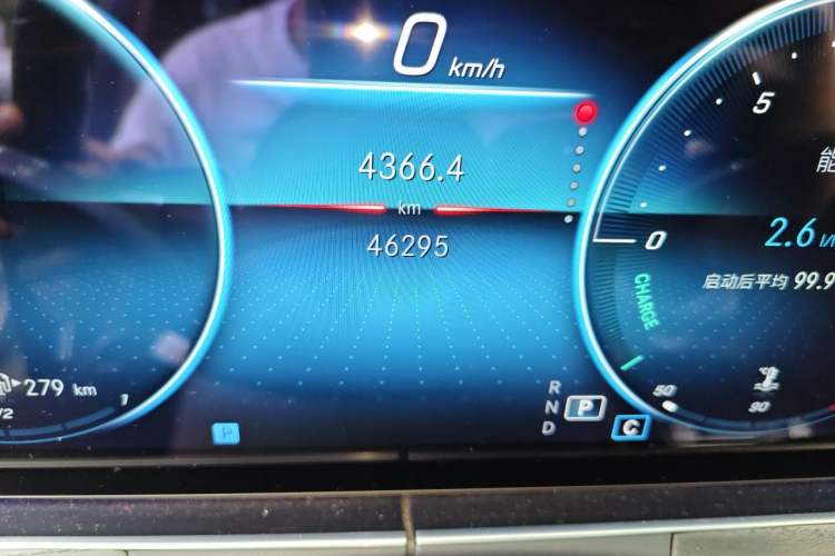 Used Mercedes-Benz E-Class 2022 Second Facelift E 300 L Luxury Edition Odometer Close Up
