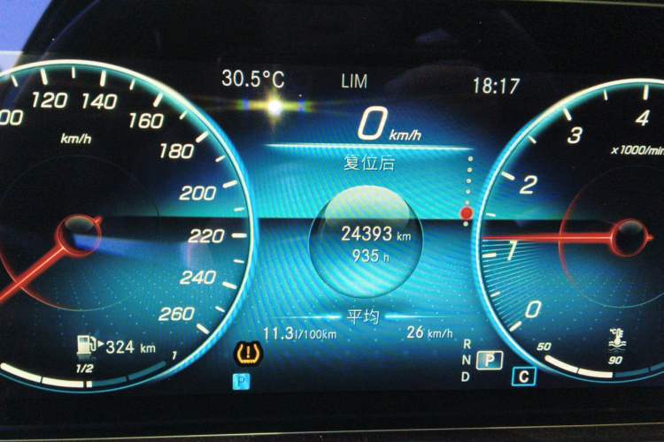 Used Mercedes-Benz E-Class 2022 Second Facelift E 300 L Sport Luxury Edition Odometer Close Up