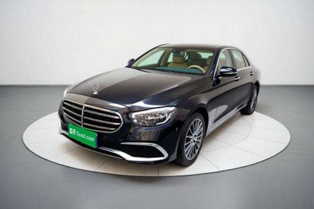 Ojetý Mercedes-Benz E-Class 2022 E 260 L