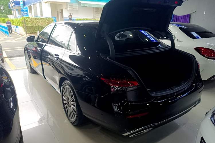 Used Mercedes-Benz E-Class 2022 Revised Version E 300 L Luxury Edition Rear Left 45 Deg