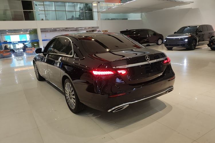 Used Mercedes-Benz E-Class 2022 Revised Version E 300 L Luxury Edition Rear Left 45 Deg