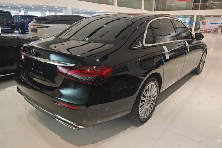 Used Mercedes-Benz E-Class 2022 Revised Version E 300 L Luxury Edition Rear Right 45 Deg