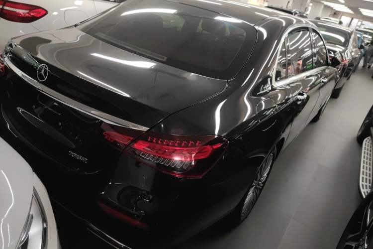 Used Mercedes-Benz E-Class 2022 Revised Version E 300 L Luxury Edition Rear Right 45 Deg