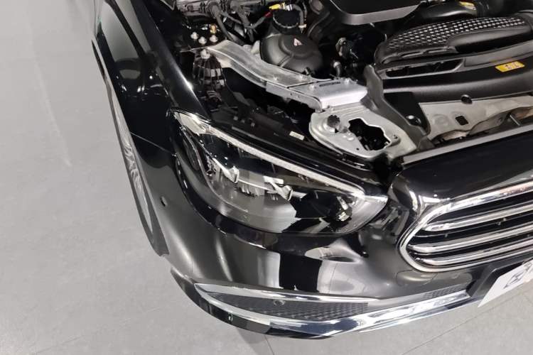 Used Mercedes-Benz E-Class 2022 Updated E 300 L Stylish Edition Right Front Headlight