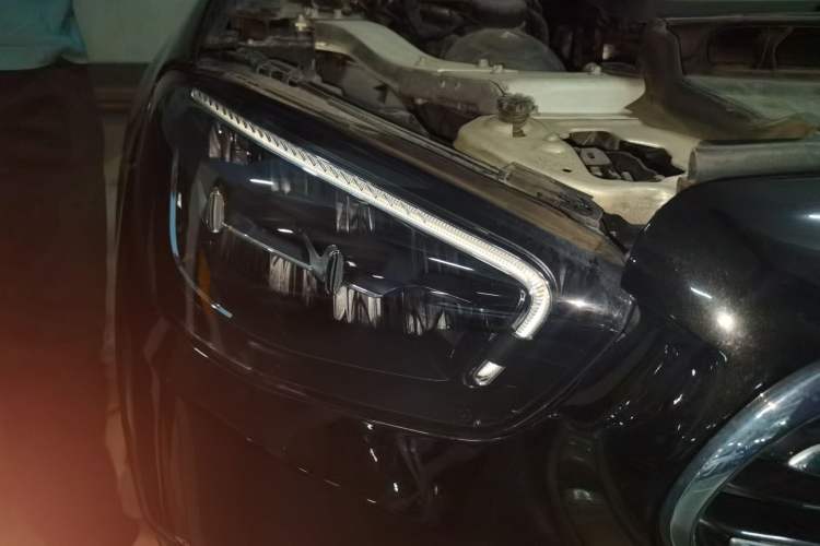 Used Mercedes-Benz E-Class 2022 Updated E 300 L Stylish Edition Right Front Headlight
