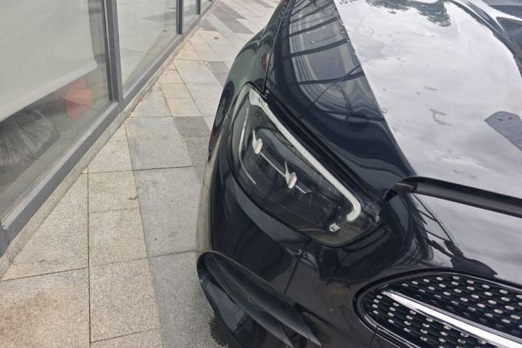 Used Mercedes-Benz E-Class 2022 Revised E 300 L Sporty and Stylish Edition Right Front Headlight