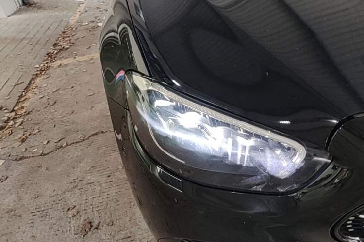 Used Mercedes-Benz E-Class 2022 Revised E 300 L Sporty and Stylish Edition Right Front Headlight