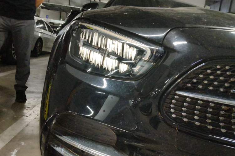 Used Mercedes-Benz E-Class 2022 Revised E 300 L Sport Luxury Edition Right Front Headlight