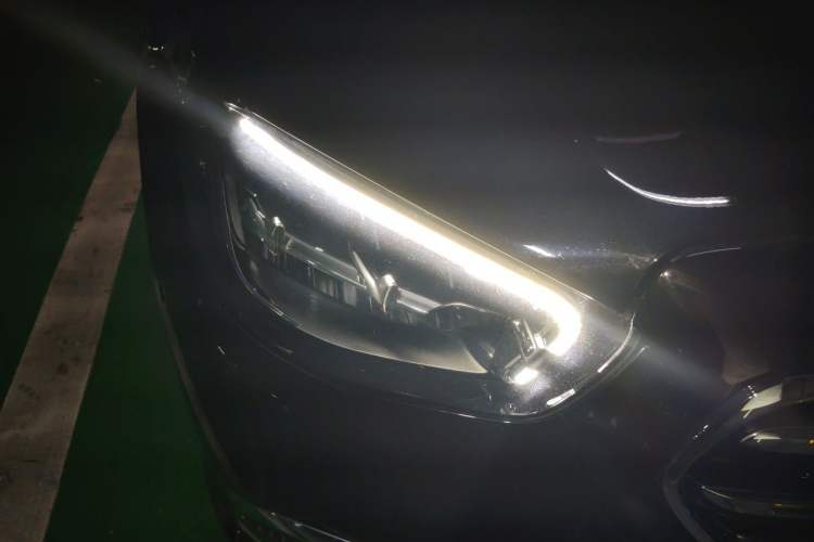 Used Mercedes-Benz E-Class 2022 E 300 L Luxury Model Right Front Headlight