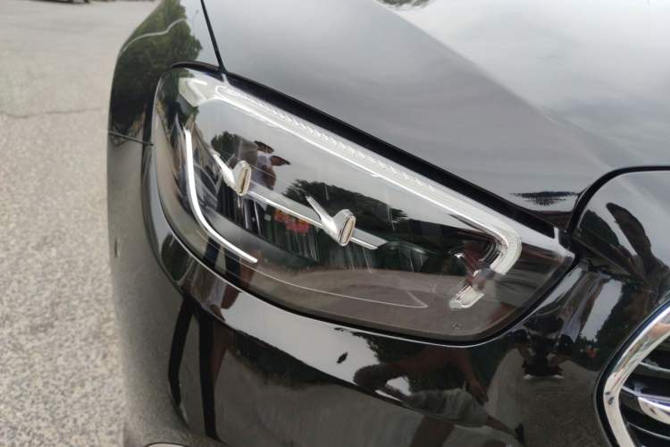 Used Mercedes-Benz E-Class 2022 Updated E 260 L Right Front Headlight