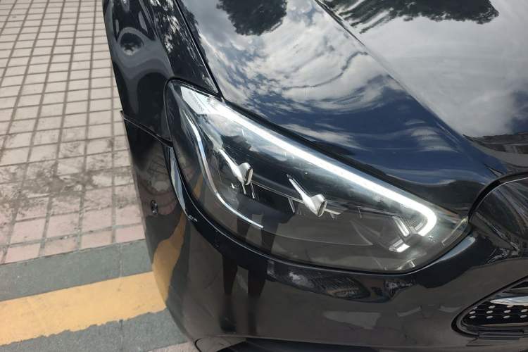 Used Mercedes-Benz E-Class 2022 Revised Version E 300 L Sporty and Stylish Edition Right Front Headlight
