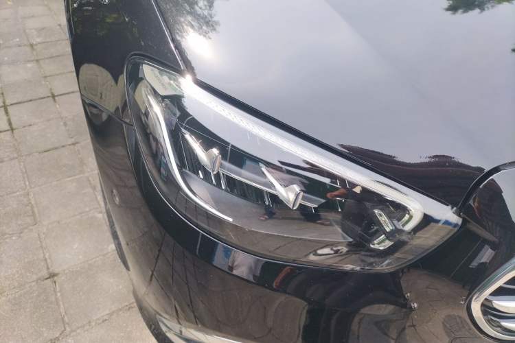 Used Mercedes-Benz E-Class 2022 Updated E 300 L Stylish Edition Right Front Headlight