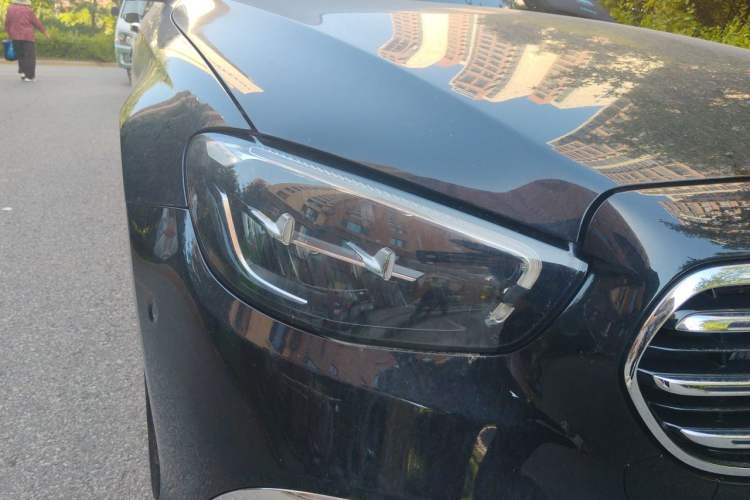 Used Mercedes-Benz E-Class 2022 Updated E 300 L Luxury Edition Right Front Headlight