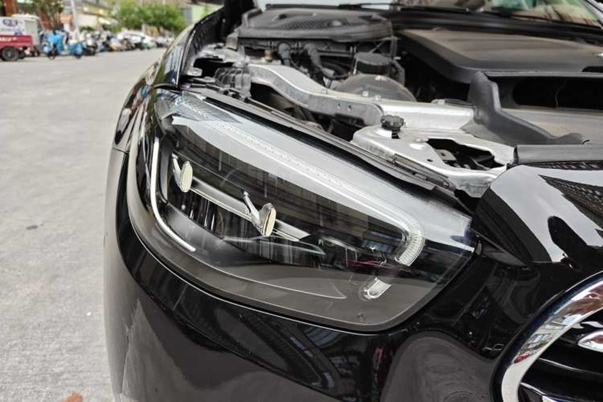 Used Mercedes-Benz E-Class 2022 Updated E 300 L Luxury Edition Right Front Headlight