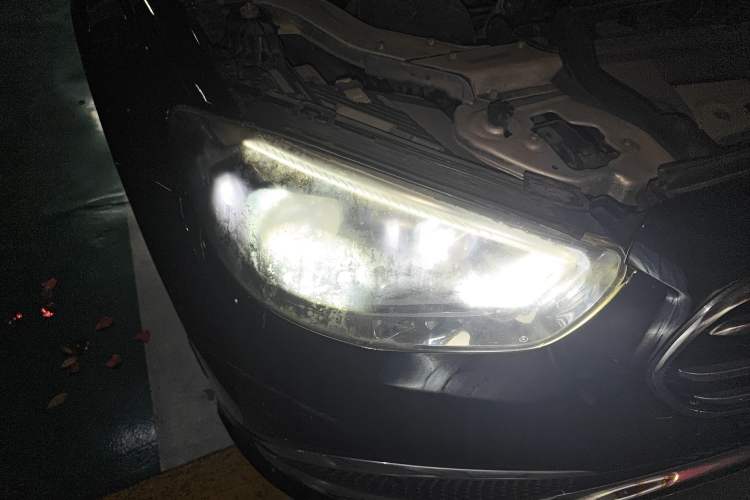 Used Mercedes-Benz E-Class 2022 Updated E 300 L Luxury Edition Right Front Headlight