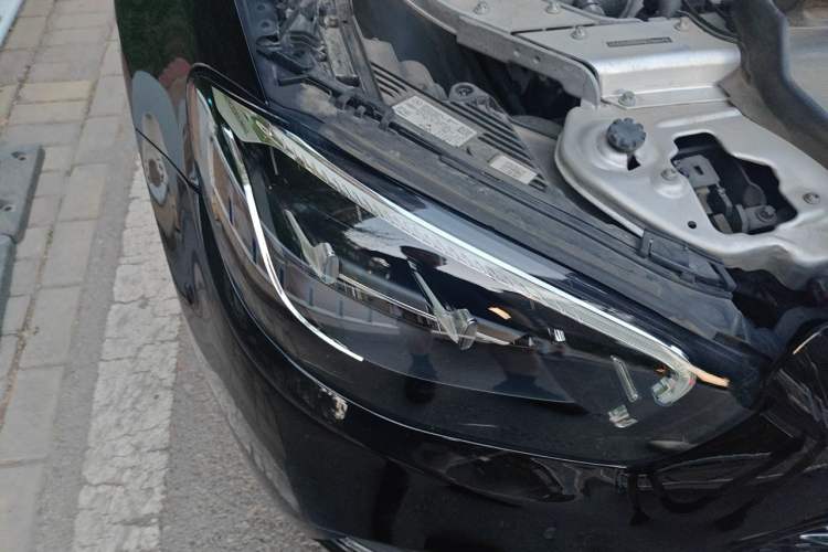 Used Mercedes-Benz E-Class 2022 Second Facelift E 300 L Sporty and Stylish Edition Right Front Headlight