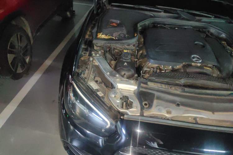 Used Mercedes-Benz E-Class 2022 Revised E 300 L Sporty and Stylish Edition Right Front Headlight