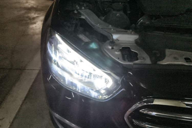 Used Mercedes-Benz E-Class 2022 E 300 L Luxury Model Right Front Headlight