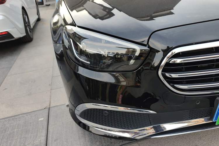 Used Mercedes-Benz E-Class 2022 Updated E 300 L Stylish Edition Right Front Headlight