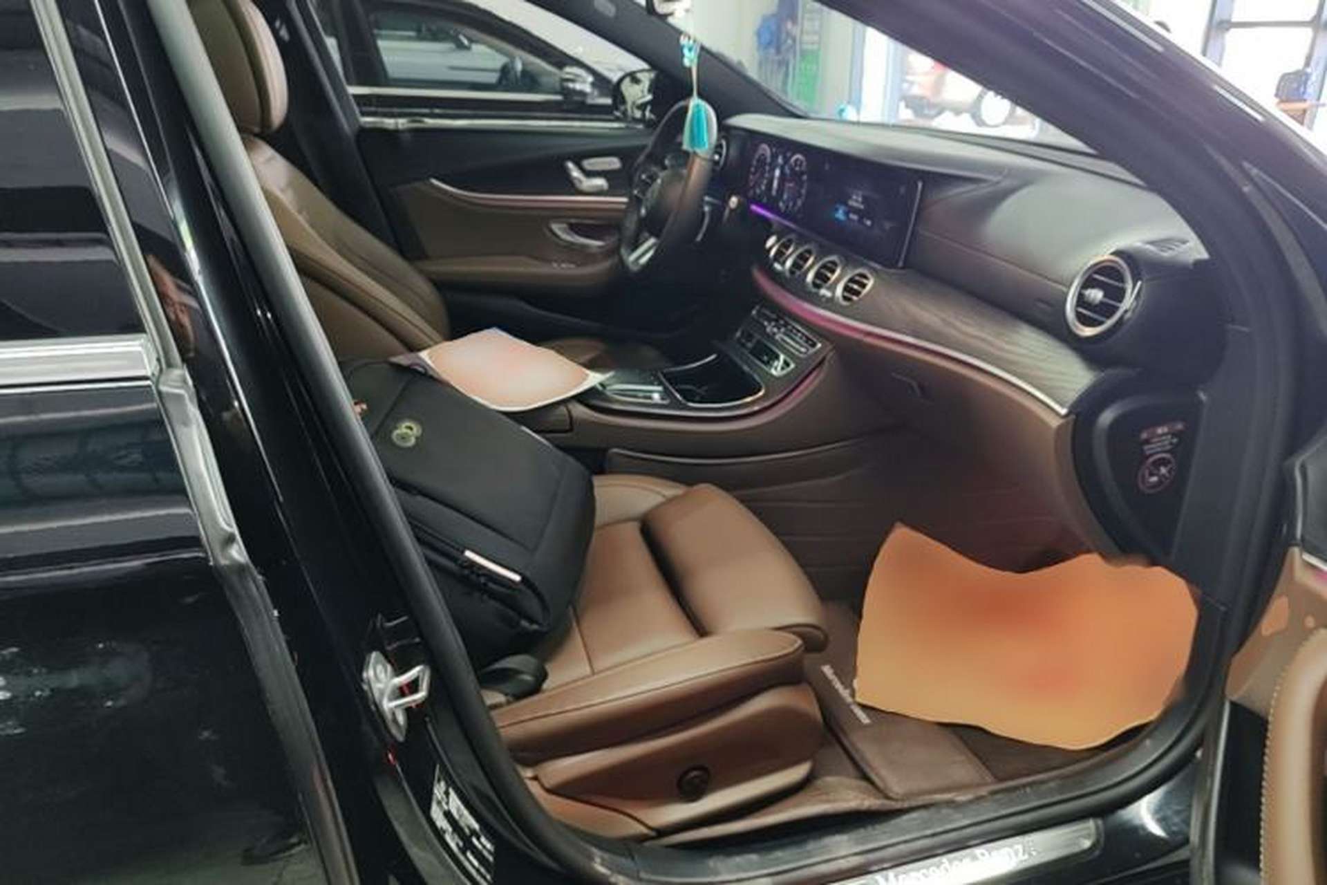 Used Mercedes-Benz E-Class 2022 Second Facelift E 300 L Sporty and Stylish Edition Right Front Seat