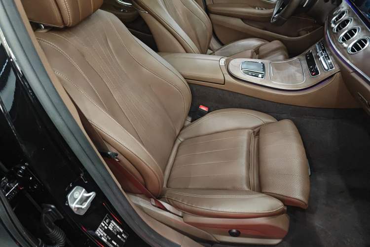 Used Mercedes-Benz E-Class 2022 Updated E 300 L Luxury Edition Right Front Seat