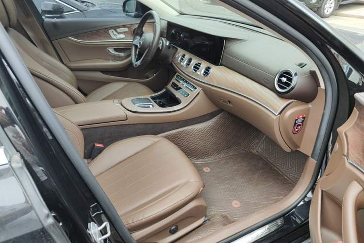 Used Mercedes-Benz E-Class 2022 Revised Version E 300 L Fashion Edition Right Front Seat