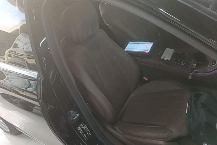 Used Mercedes-Benz E-Class 2022 E 300 L Luxury Model Right Front Seat