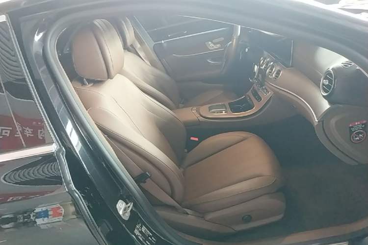 Used Mercedes-Benz E-Class 2022 Revised Version E 300 L Luxury Edition Right Front Seat