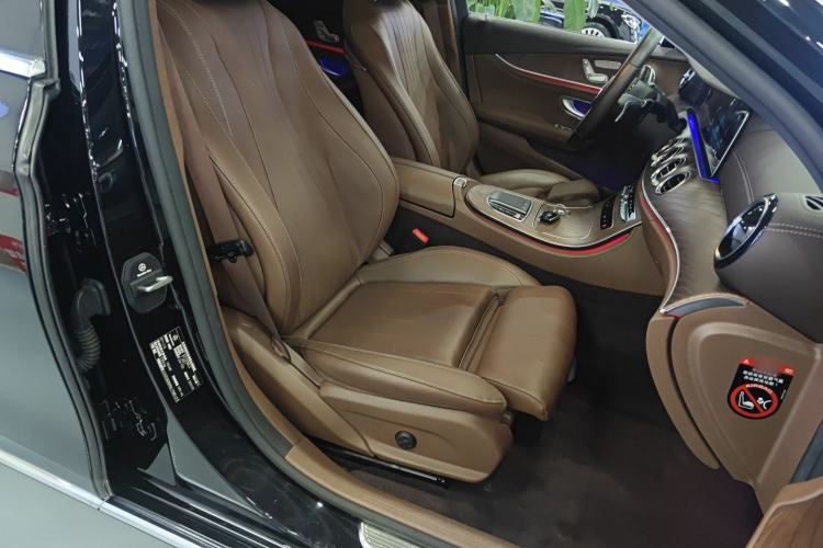 Used Mercedes-Benz E-Class 2022 Second Facelift E 300 L Luxury Edition Right Front Seat