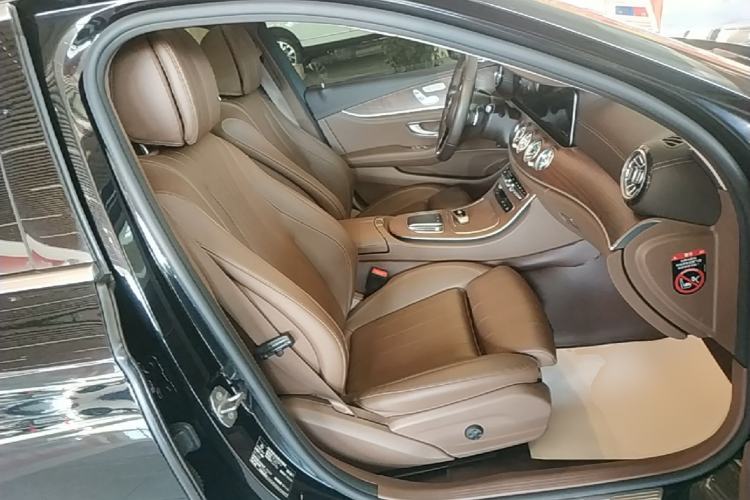 Used Mercedes-Benz E-Class 2022 Second Facelift E 300 L Luxury Edition Right Front Seat