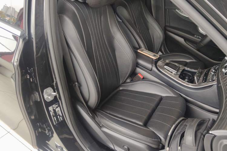 Used Mercedes-Benz E-Class 2022 Second Facelift E 300 L Fashion Edition Right Front Seat