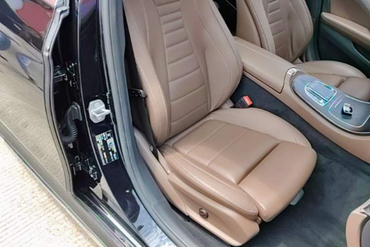 Used Mercedes-Benz E-Class 2022 Revised E 300 L Sporty and Stylish Edition Right Front Seat
