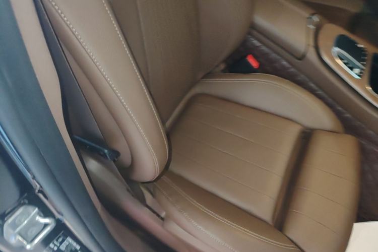 Used Mercedes-Benz E-Class 2022 Second Facelift E 300 L Luxury Edition Right Front Seat