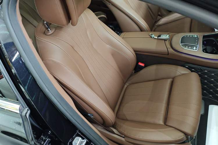 Used Mercedes-Benz E-Class 2022 Updated E 300 L Luxury Edition Right Front Seat
