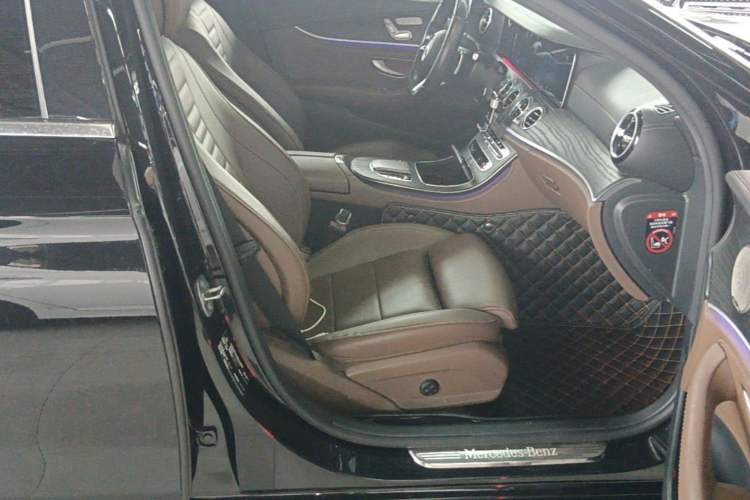 Used Mercedes-Benz E-Class 2022 Second Facelift E 300 L Sport Luxury Edition Right Front Seat
